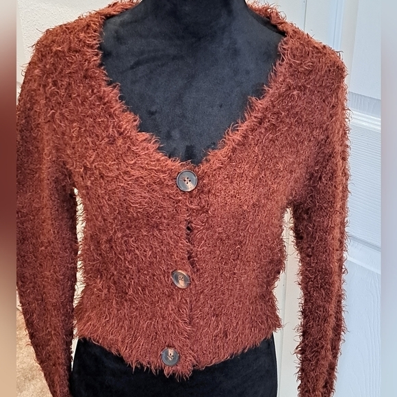 Cropped Rust Eyelash Sweater  Size M - Picture 1 of 9